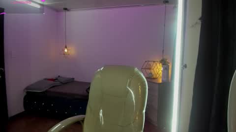 miiss_greyy online show from 23, 9, 2025
