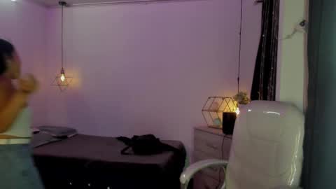 miiss_greyy online show from 27, 9, 2025