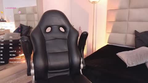 Snapshot of miissjulia chatting on 31, 12, 2024   online show from 31, 12, 2024