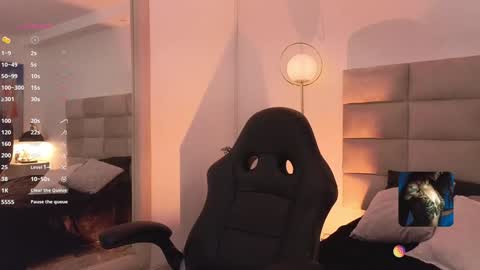 Snapshot of miissjulia chatting on 7, 1, 2025   online show from 7, 1, 2025