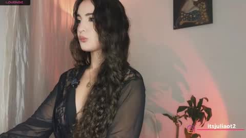 Snapshot of miissjulia chatting on 28, 11, 2025 online show from 28, 11, 2025