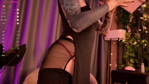 Snapshot of mika_moon_ chatting on 13, 12, 2024 mika_moon_ online show from 13, 12, 2024