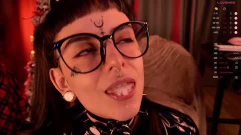 Snapshot of mika_moon_ chatting on 2, 1, 2025 mika_moon_ online show from 2, 1, 2025