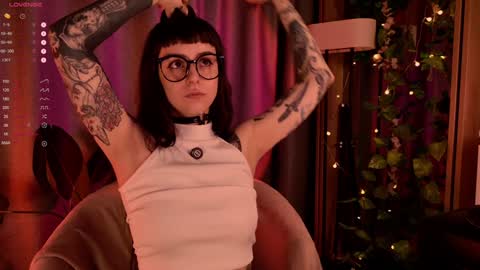 Snapshot of mika_moon_ chatting on 21, 1, 2025 mika_moon_ online show from 21, 1, 2025