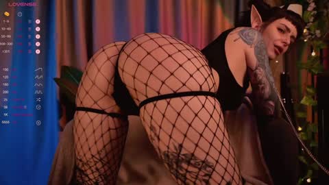 Snapshot of mika_moon_ chatting on 1, 2, 2025 mika_moon_ online show from 1, 2, 2025