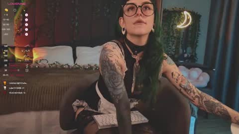 Snapshot of mika_moon_ chatting on 1, 3, 2025 mika_moon_ online show from 1, 3, 2025