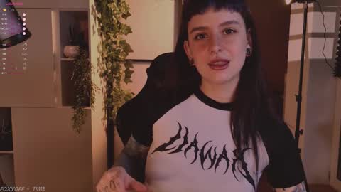 Snapshot of mika_moon_ chatting on 24, 9, 2025 mika_moon_ online show from 24, 9, 2025