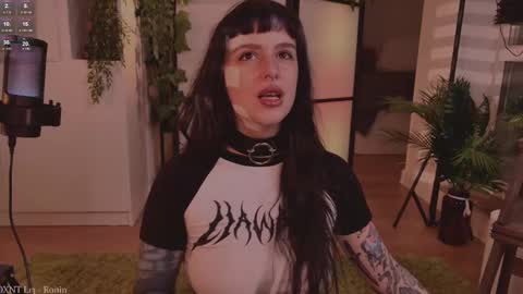 Snapshot of mika_moon_ chatting on 17, 10, 2025 mika_moon_ online show from 17, 10, 2025