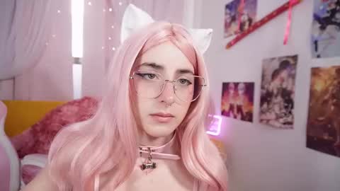 Snapshot of mikascarlet chatting on 4, 11, 2025 Mika online show from 4, 11, 2025