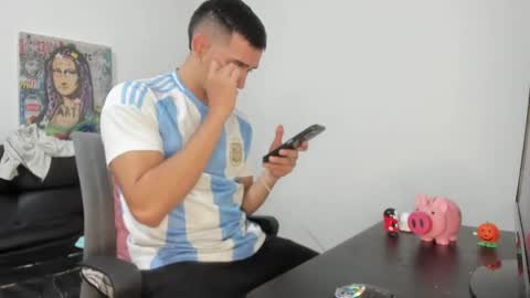 mike3xxx online show from 2, 11, 2025