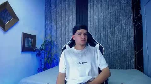 Mike 0233 online show from 16, 10, 2025