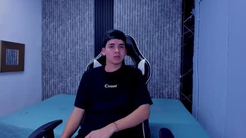 Mike 0233 online show from 27, 11, 2025