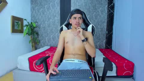 Mike 0233 online show from 3, 2, 2026