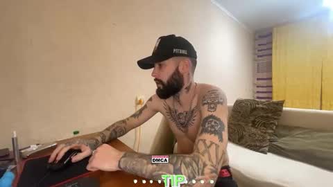 Snapshot of mike_and_anna_ chatting on 18, 11, 2025 Mike and anna online show from 18, 11, 2025