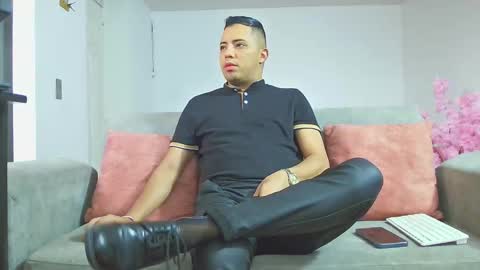 Im Mike online show from 18, 2, 2026