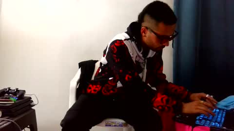 mike_leonrey22 online show from 8, 11, 2025