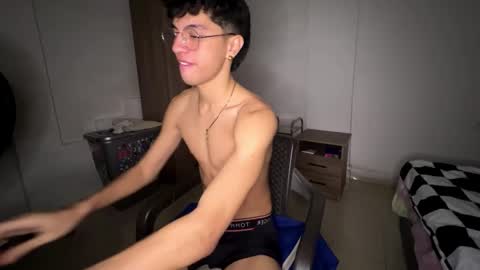 Mike Pineapple online show from 17, 10, 2025