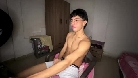 Mike Pineapple online show from 23, 10, 2025