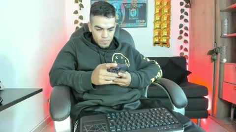 mikee_scooth online show from 28, 12, 2024