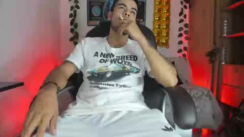 mikee_scooth online show from 8, 1, 2025