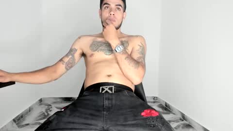 Snapshot of mikee_scooth chatting on 23, 11, 2025 mikee_scooth online show from 23, 11, 2025