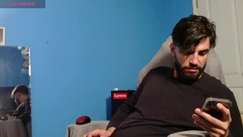 Snapshot of mikehawk1589 chatting on 6, 1, 2025 mikehawk1589 online show from 6, 1, 2025