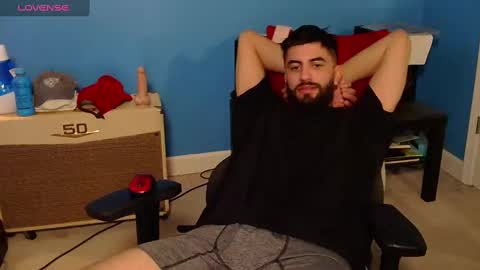 Snapshot of mikehawk1589 chatting on 11, 3, 2025 mikehawk1589 online show from 11, 3, 2025