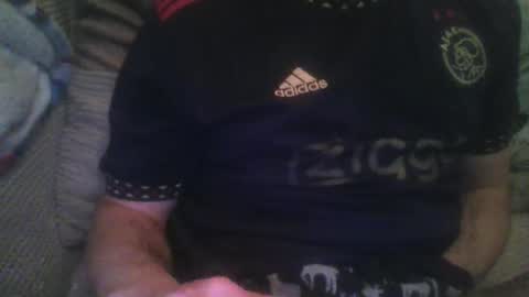 mikehockishuge9 online show from 28, 11, 2025