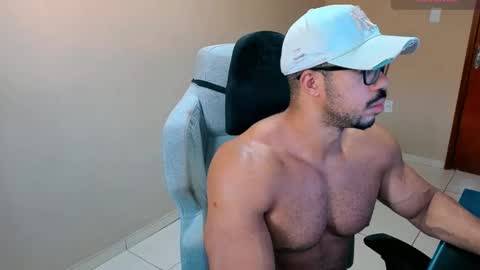 Snapshot of mikehotk chatting on 6, 10, 2025 mikehotk online show from 6, 10, 2025