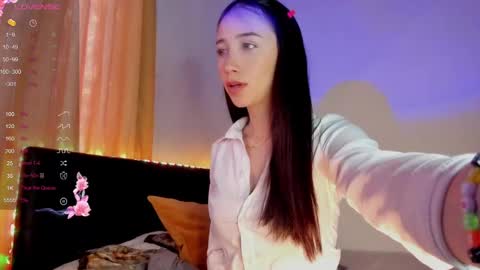 VIOLETAMIKE online show from 7, 1, 2025