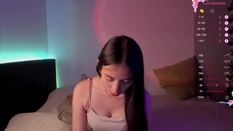 VIOLETAMIKE online show from 28, 1, 2025
