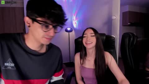 VIOLETAMIKE online show from 6, 3, 2026