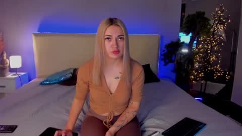 MikkiShows online show from 17, 2, 2025