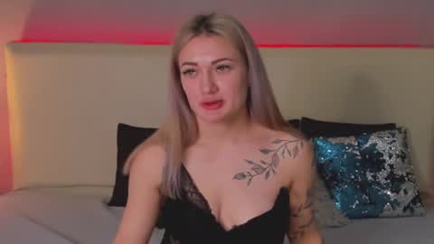MikkiShows online show from 20, 2, 2025