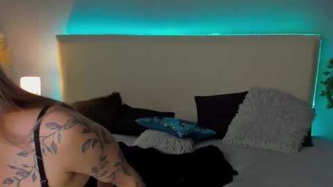 MikkiShows online show from 1, 3, 2025