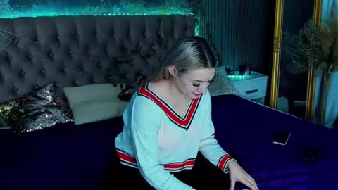 MikkiShows online show from 3, 3, 2025