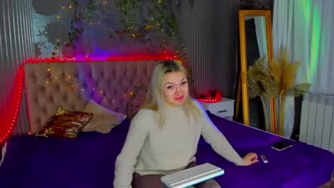 MikkiShows online show from 7, 3, 2025