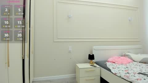 miko_moonn online show from 4, 10, 2025