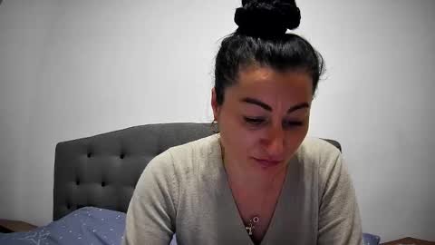 Snapshot of mikyloveu chatting on 9, 2, 2025 Mikyloveu online show from 9, 2, 2025
