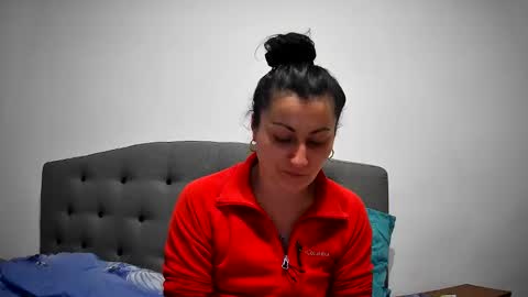 Snapshot of mikyloveu chatting on 24, 2, 2025 Mikyloveu online show from 24, 2, 2025