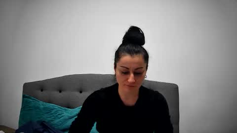 Snapshot of mikyloveu chatting on 15, 10, 2025 Mikyloveu online show from 15, 10, 2025