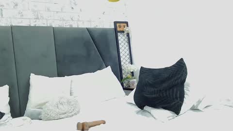 mila_adamss online show from 23, 12, 2024