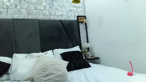 mila_adamss online show from 27, 12, 2024