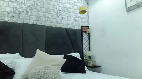 mila_adamss online show from 3, 1, 2025