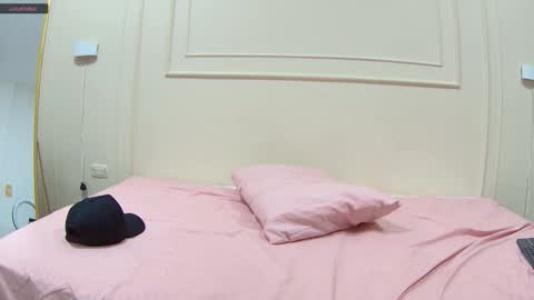 mila and bruno online show from 7, 10, 2025
