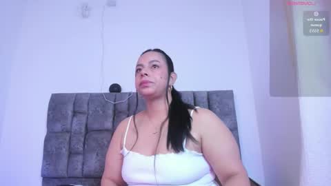 Snapshot of mila_chic chatting on 17, 11, 2025 mila online show from 17, 11, 2025