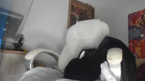 Mila Dash online show from 13, 11, 2025