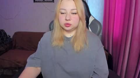 Mila shy sensual person  online show from 12, 11, 2025