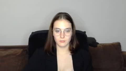 Snapshot of mila_keyy chatting on 25, 11, 2025 mila_keyy online show from 25, 11, 2025