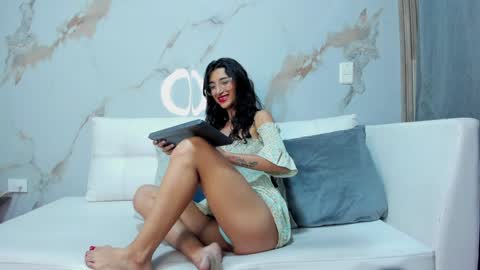 Snapshot of milaa_petite chatting on 5, 2, 2025 online show from 5, 2, 2025